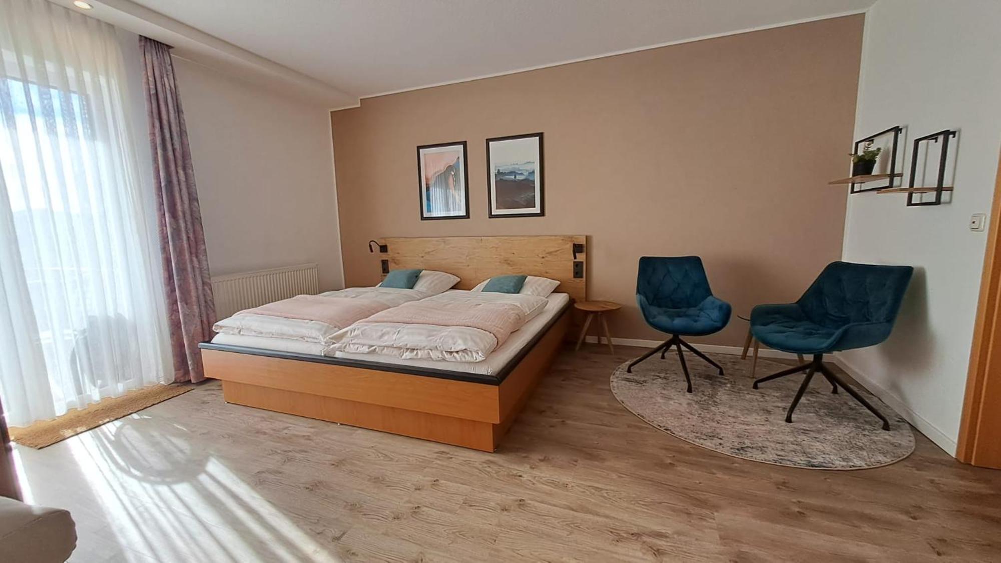 Rhoen-Hotel Sonnenhof - Restaurant & Cafe Poppenhausen Eksteriør bilde