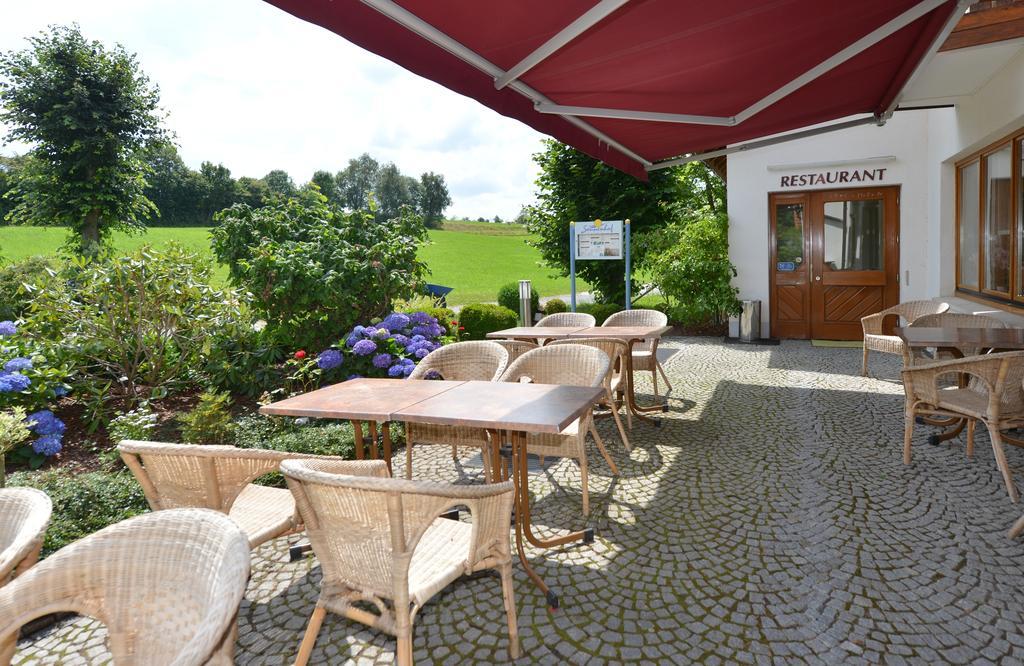 Rhoen-Hotel Sonnenhof - Restaurant & Cafe Poppenhausen Eksteriør bilde