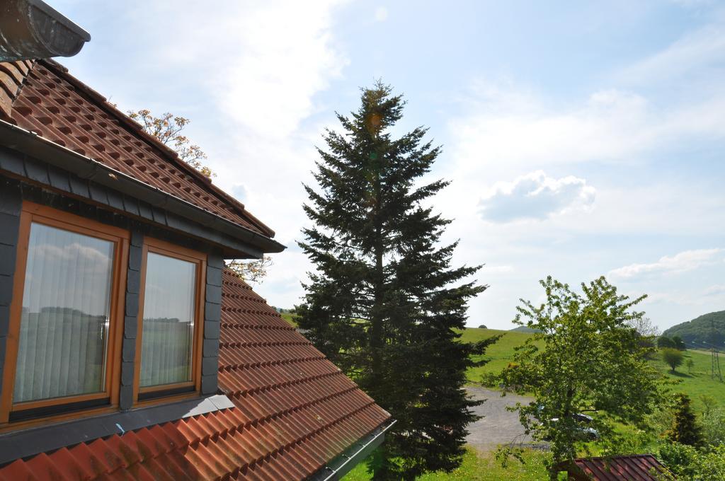 Rhoen-Hotel Sonnenhof - Restaurant & Cafe Poppenhausen Rom bilde