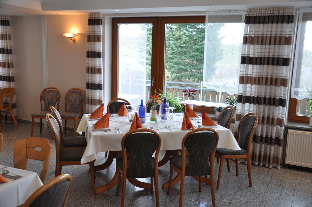 Rhoen-Hotel Sonnenhof - Restaurant & Cafe Poppenhausen Eksteriør bilde