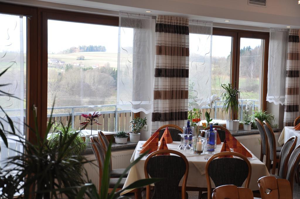 Rhoen-Hotel Sonnenhof - Restaurant & Cafe Poppenhausen Eksteriør bilde
