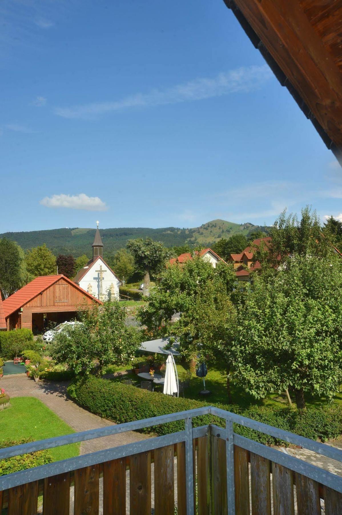 Rhoen-Hotel Sonnenhof - Restaurant & Cafe Poppenhausen Eksteriør bilde