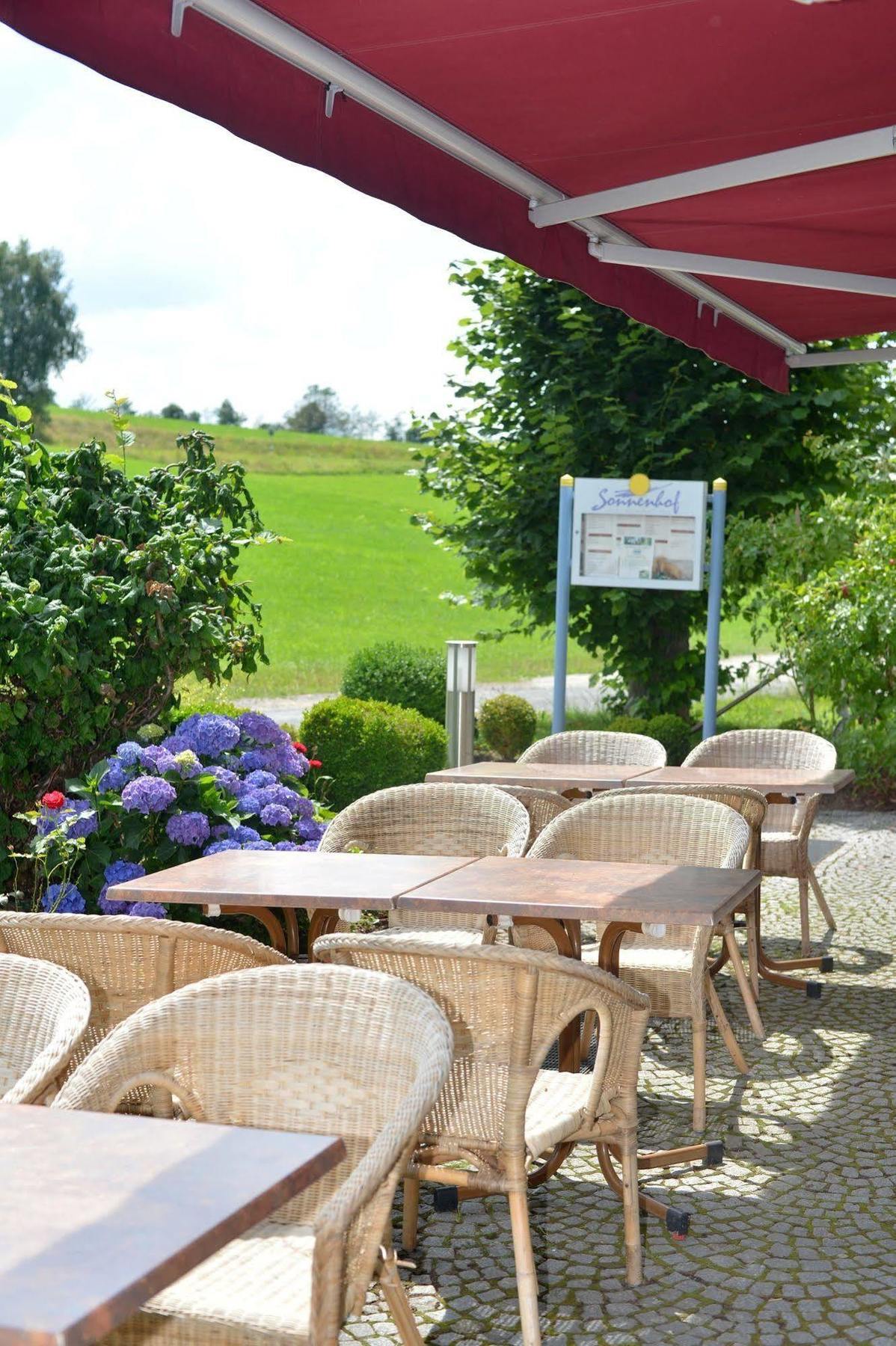 Rhoen-Hotel Sonnenhof - Restaurant & Cafe Poppenhausen Eksteriør bilde